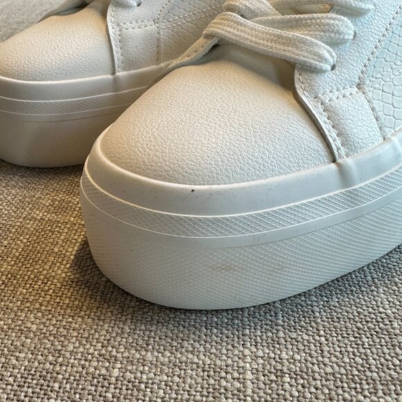 Zara White Minimalist Sneakers with Leather Upper - Picture 4 of 5